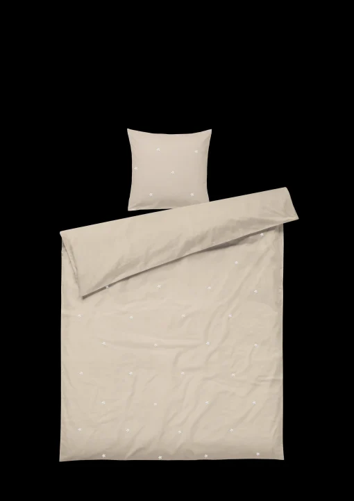 JUNA Daisy Sengetøy 140x220 cm sand/hvit DK
